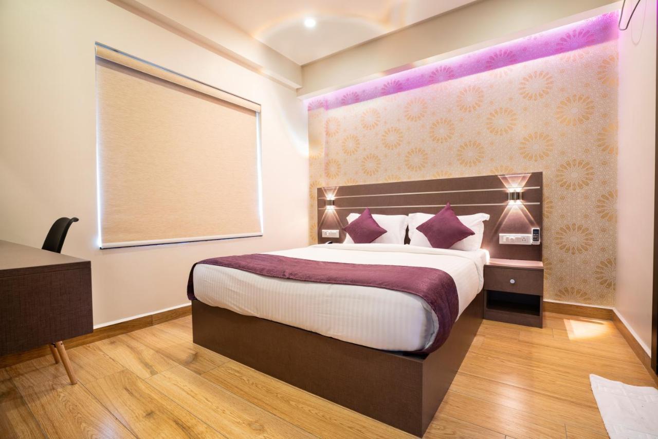 Hotel Lavender Infopark Kochi Exterior foto