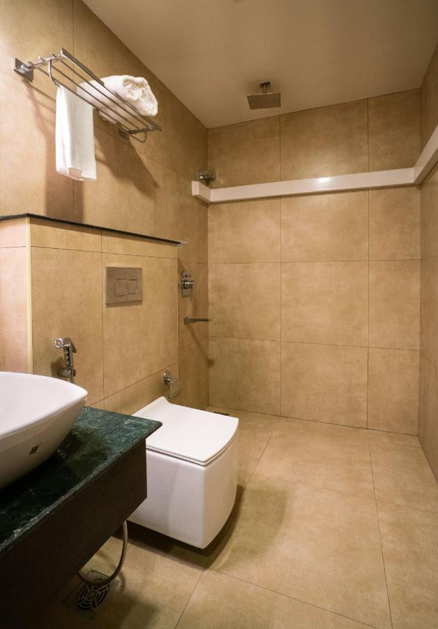 Hotel Lavender Infopark Kochi Exterior foto