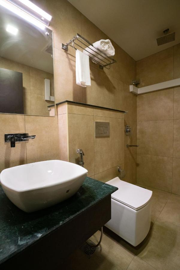 Hotel Lavender Infopark Kochi Exterior foto