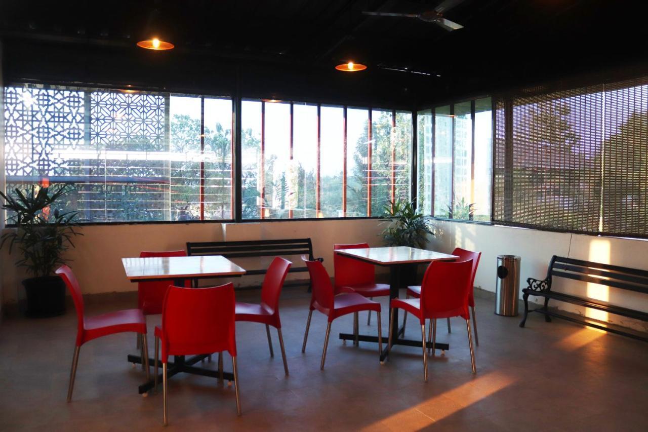 Hotel Lavender Infopark Kochi Exterior foto